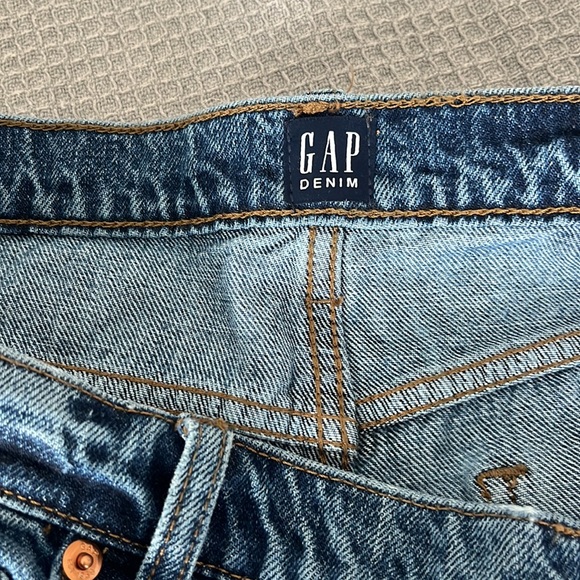 BNWT Gap Denim Shorts - Picture 3 of 3